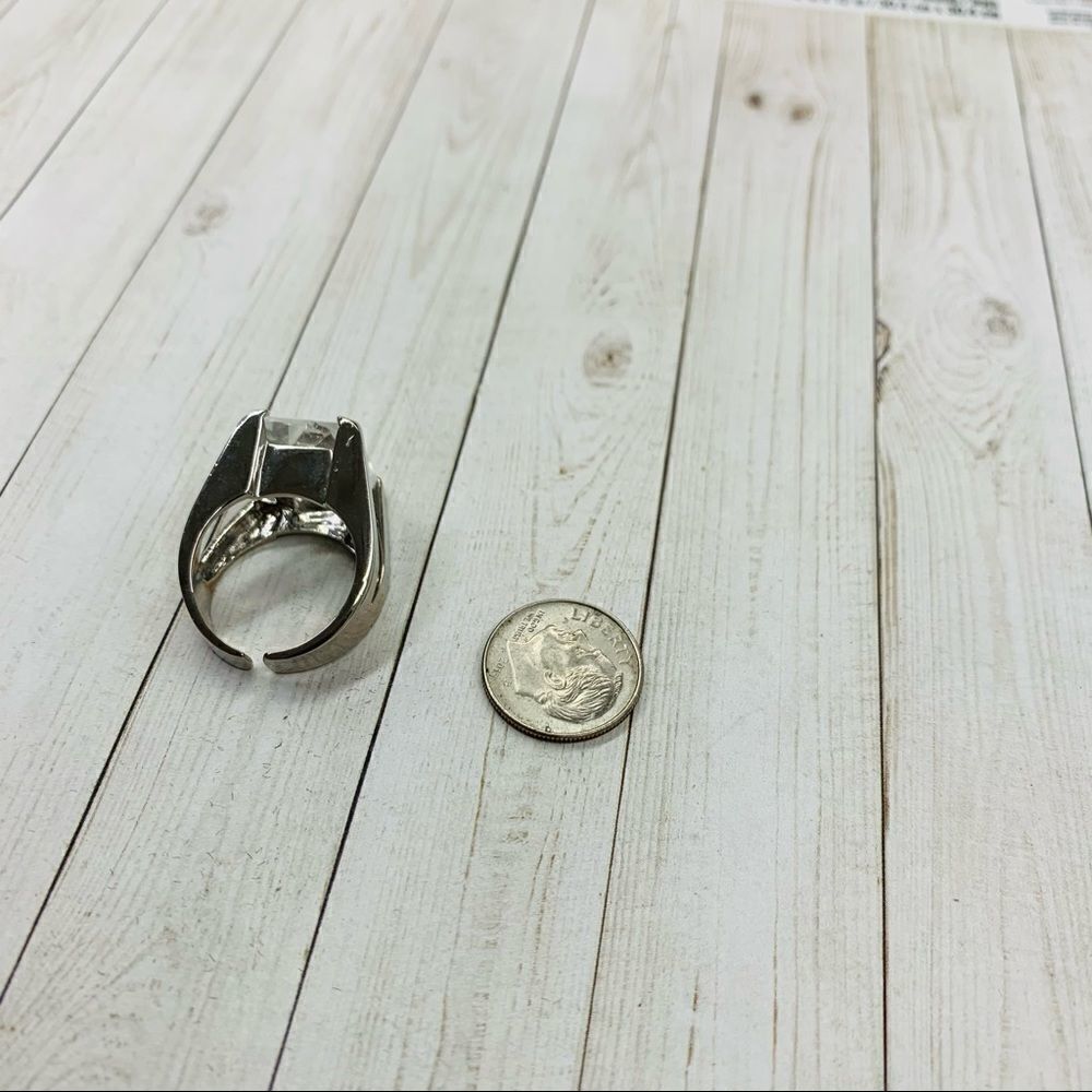 Clear Crystal Adjustable Ring‎ - Picture 3 of 4
